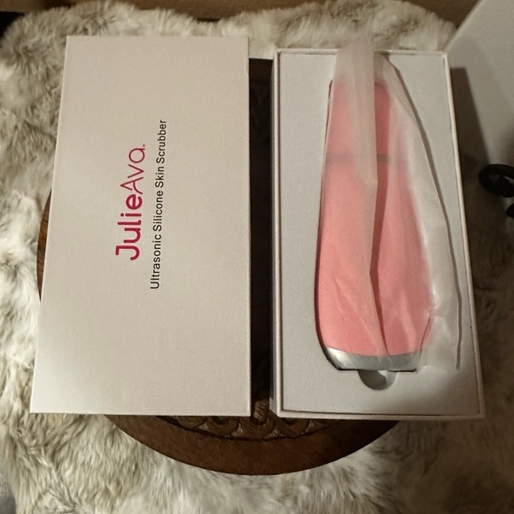 Ultrasonic Silicone Skin Scrubber New - Picture 2 of 8